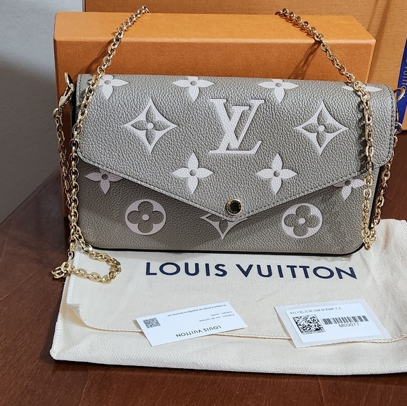 Louis-vuitton Felice Pochette Empreinte leather in Dove cream BNIB - Picture 11 of 11